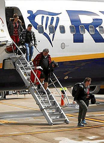 Avión en Foronda. Foto: J. Muñoz