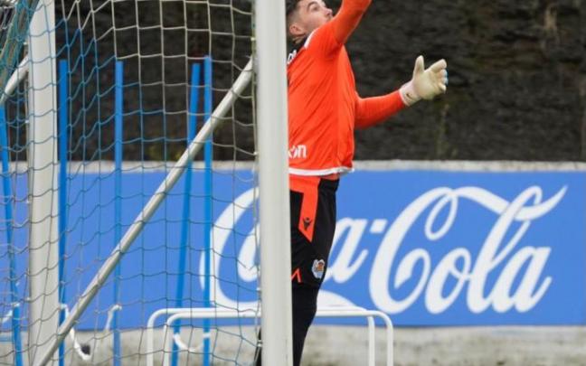 Mathew Ryan despeja un balón