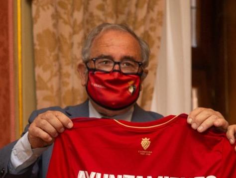 El presidente de Osasuna Luis Sabalza, durante un acto.