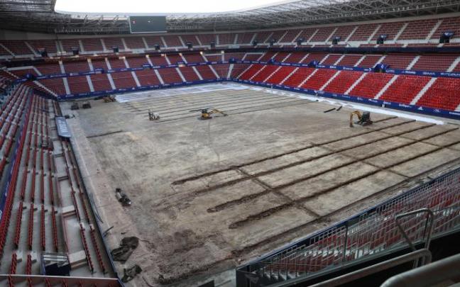 Así continúan las obras en el césped de El Sadar en este inicio del mes de julio.