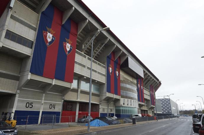 El Sadar, desde fuera.