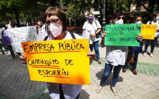 Concentración de sindicatos el pasado año contra los cambios en el Servicio de Atención a Domicilio (SAD) de Pamplona.