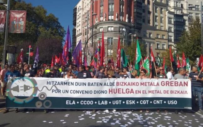 Ahora toca negociar la renovación del convenio del Metal en Bizkaia, que en 2019 vivió diez jornadas de huelga. Ahora toca negociar la renovación del convenio del Metal en Bizkaia, que en 2019 vivió diez jornadas de huelga.