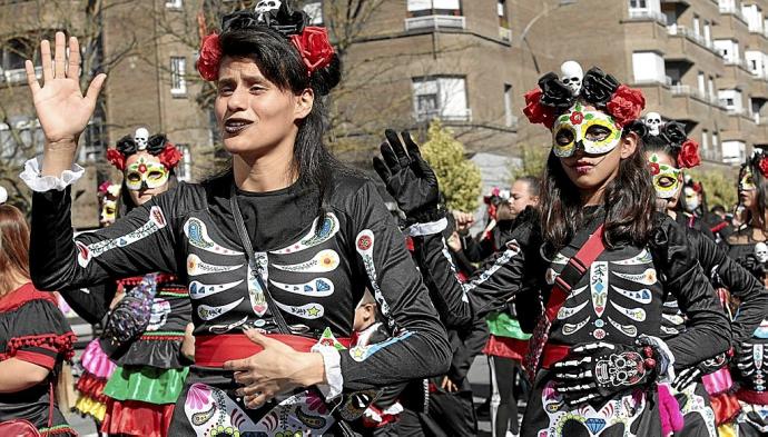 Con el nuevo decreto, los carnavales correrían peligro. En la imagen de archivo, carnavales de Vitoria. Foto: Pilar Barco