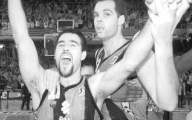 Salva Diez, junto a Ferran Martínez, durante su etapa en el Barcelona