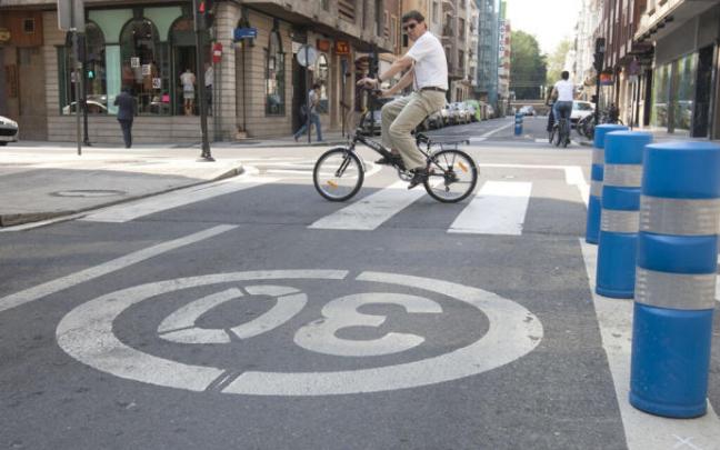 La calle San Antonio es una de las afectadas por el desarrollo de la carrera.