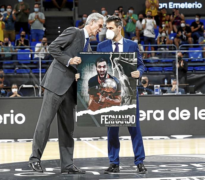 Fernando San Emeterio recibió un homenaje en la pasada Supercopa. Foto: acb Photo / M. Henríquez