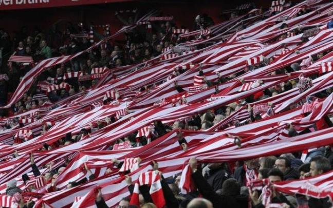 Banderas rojiblancas en San Mamés