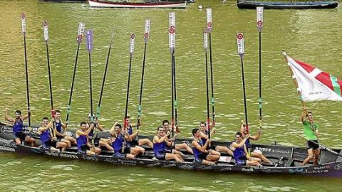 La 'Libia' se impuso en la contrarreloj que inauguró la ARC-1 en la bocana del puerto de Pasaia. Fotos: Gorka Estrada