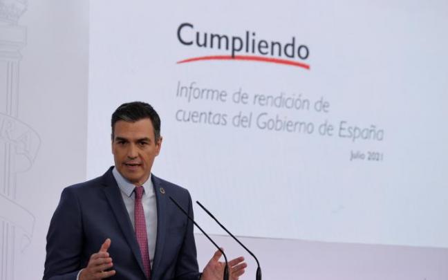 Pedro Sánchez durante la intervención para hacer balance del curso político Pedro Sánchez durante la intervención para hacer balance del curso político