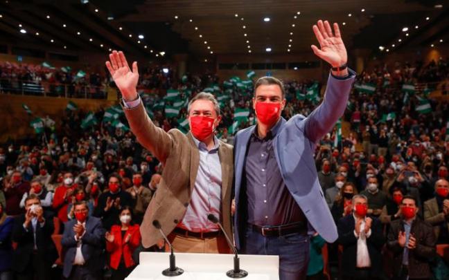 Sánchez ha respaldado a Espadas en la presentación de su candidatura a las próximas elecciones en Andalucía Sánchez ha respaldado a Espadas en la presentación de su candidatura a las próximas elecciones en Andalucía
