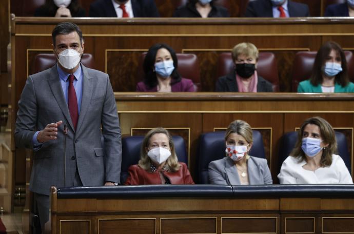 El presidente del Gobierno español, Pedro Sánchez, interviene durante la sesión de control al Gobierno.