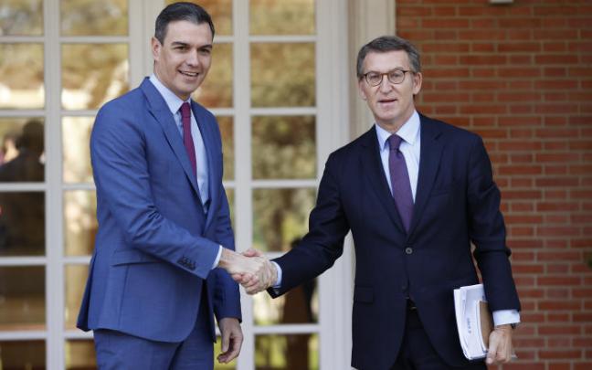Sánchez y Núñez Feijóo durante su reunión en Moncloa. Sánchez y Núñez Feijóo durante su reunión en Moncloa.