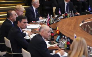 Sánchez y varios líderes, entre ellos el presidente Joe Biden, en la cumbre de la OTAN.