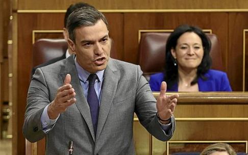 Pedro Sánchez, dirigiéndose ayer con gestos de reprobación a la bancada del PP durante la sesión de control al Gobierno en el Congreso. Foto: Europa Press Pedro Sánchez, dirigiéndose ayer con gestos de reprobación a la bancada del PP durante la sesión de control al Gobierno en el Congreso. Foto: Europa Press