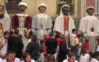 Desde este martes se podrán obtener las invitaciones gratuitas para el espectáculo 'Baile de gigantes'