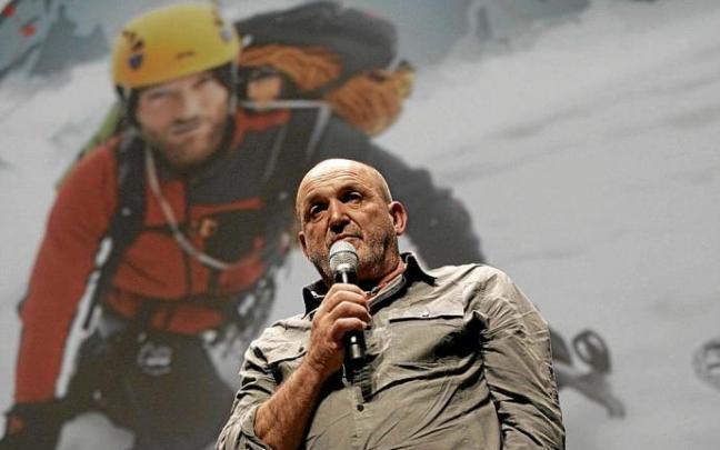 Oiarzabal. durante el homenaje a Alberto Zerain, fallecido en 2017 en el Nanga Parbat. Foto: Josu Chavarri Erralde Oiarzabal. durante el homenaje a Alberto Zerain, fallecido en 2017 en el Nanga Parbat. Foto: Josu Chavarri Erralde