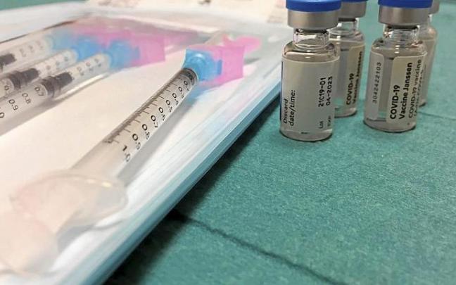 Osakidetza ha recibido 97.800 vacunas de Janssen, de las que ha administrado el 89,2%. Foto: Efe