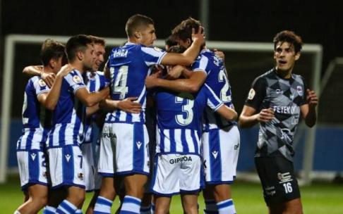 Futbolistas del Sanse celebran un gol marcado este temporada.
