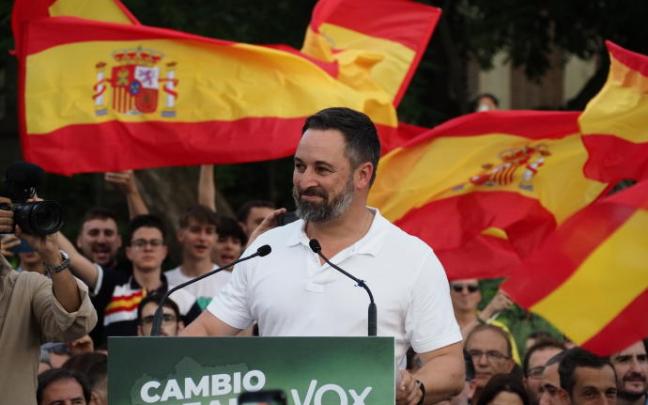 Vox cree que Santillana ha podido incurrir en delito de odio y en otro de injurias y calumnias. Vox cree que Santillana ha podido incurrir en delito de odio y en otro de injurias y calumnias.