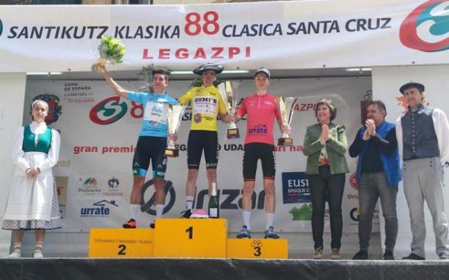 Los tres primeros clasificados, este domingo en el podio. Los tres primeros clasificados, este domingo en el podio.