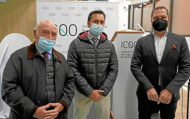 Médicos de ICQO Ignacio Recalde, Sergio Eguía y Juan Durán de la Colina, hijo.