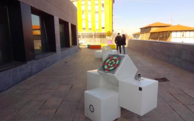 La nueva zona de ocio juvenil al aire libre de Mamariga Kulturgunea cuenta con varios juegos