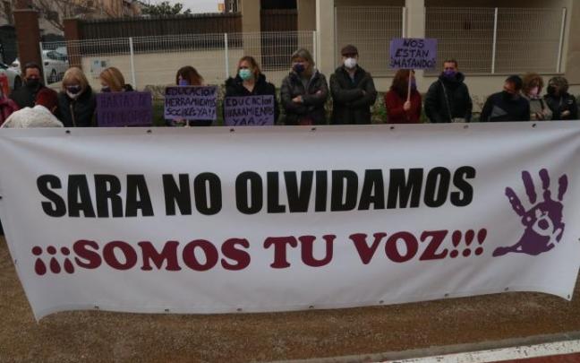 Concentración por Sara Pina, la joven asesinada en Navarra.