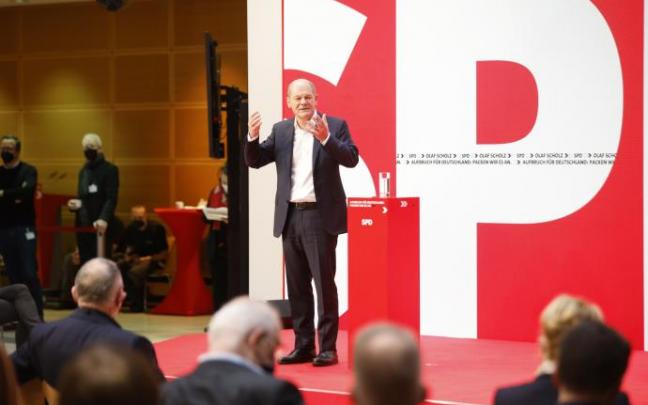 Olaf Scholz durante el congreso extraordinario del SPD en el que su partido ha ratificado su acuerdo con Verdes y Liberales Olaf Scholz durante el congreso extraordinario del SPD en el que su partido ha ratificado su acuerdo con Verdes y Liberales