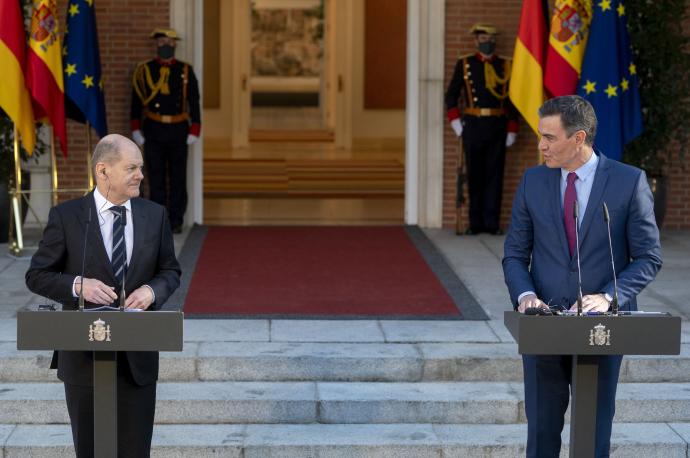 Scholz y Sánchez, durante su rueda de prensa.