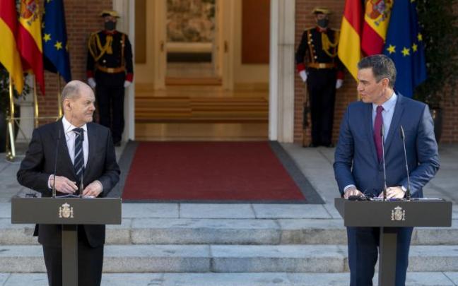 Scholz y Sánchez, durante su rueda de prensa.