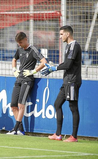 Sergio Herrera y Juan Pérez, durante el entrenamiento de ayer.