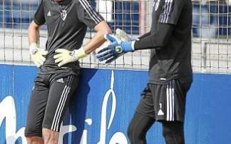 Sergio Herrera y Juan Pérez, durante el entrenamiento de ayer.
