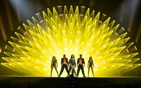 La representante española, Chanel, durante uno de sus ensayos.