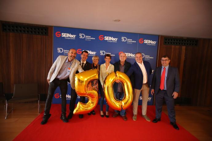 (Izda-dcha) Ander Azcárate, Mikel Irujo, Mentxu Etxaniz, María Chivite, José Antonio Azcárate (fundador de Seinsa), Mikel Azcárate y José Antonio Espinosa.