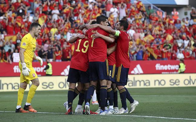 Los jugadores de la selección celebran uno de los tantos ante la República Checa. Los jugadores de la selección celebran uno de los tantos ante la República Checa.
