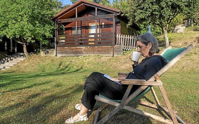 La oportunidad de desconectar, como en esta casa rural de Lasierra, sigue teniendo tirón. Foto: Alex Larretxi
