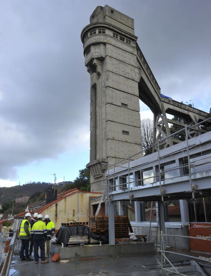 Cubierta del nuevo bloque, que está adosado a la torre del ascensor.