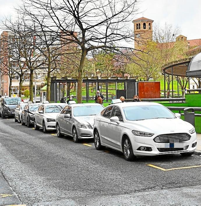 Parada de taxis de Sestao en Alameda Las Llanas. Foto: Sestaoko U.