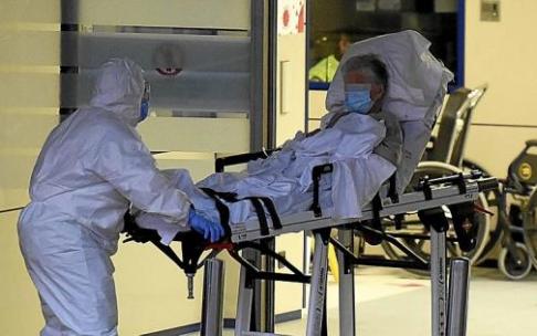 La situación hospitalaria, sin tener la gravedad de otras olas, también empeora día a día. Foto: Jose Mª Martínez