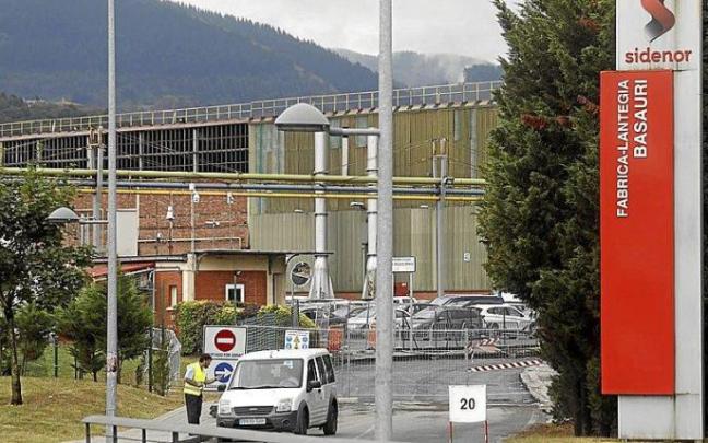 Imagen de la entrada de la acería de Sidenor en Basauri. Foto: Borja Guerrero