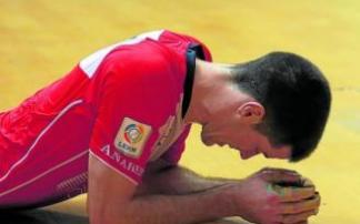 Beñat Rezusta lamenta un error. Beñat Rezusta lamenta un error.