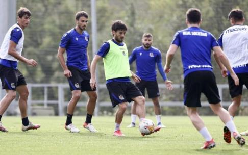 David Silva, durante el entrenamiento matinal que la Real Sociedad ha realizado en Zubieta. David Silva, durante el entrenamiento matinal que la Real Sociedad ha realizado en Zubieta.