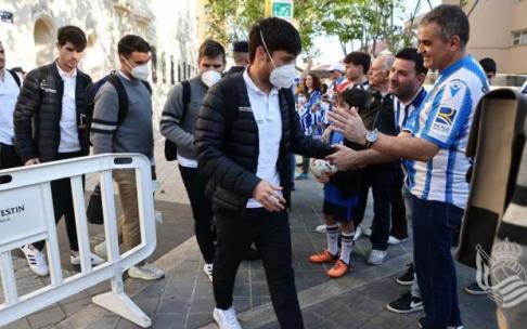 Silva, durante el desplazamiento al Ciutat de Valencia. Silva, durante el desplazamiento al Ciutat de Valencia.