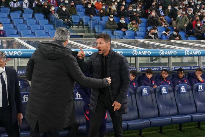 Simeone le negó el saludo y abroncó a Imanol antes del comienzo del partido.