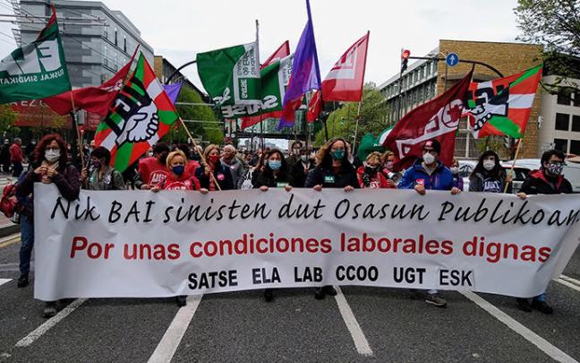 Manifestación de sindicatos de Osakidetza en huelga.
