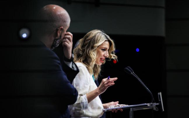 Yolanda Díaz anuncia la subida del SMI. Yolanda Díaz anuncia la subida del SMI.