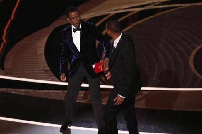 Momento en el que Will Smith abofeteó a Chris Rock en la gala de los Oscar.