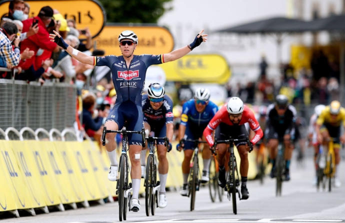 Tim Merlier (Alpecin Fenix) se impone en una etapa del pasado Tour de Francia. El año que viene correrá en el Quick-Step.