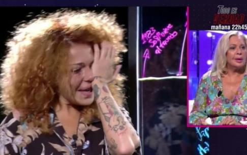 Imagen del momento en que Bárbara Rey escuchaba el relato de su hija. Imagen del momento en que Bárbara Rey escuchaba el relato de su hija.